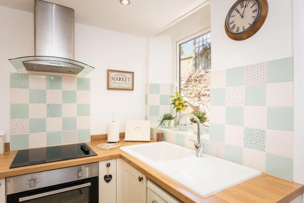 *Brand New* Lemon Tree Cottage Torquay Buitenkant foto
